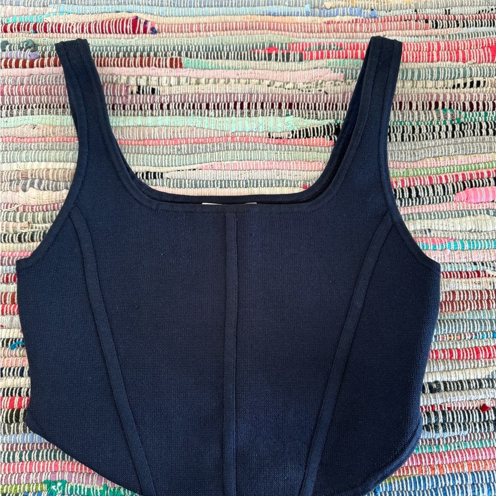 Aritzia Babaton sculpt knit seamed size Medium Dark Night Navy